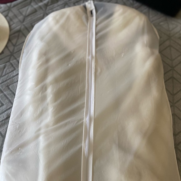 Monterey Fashions White Faux Fur. Vintage piece. - Picture 6 of 15